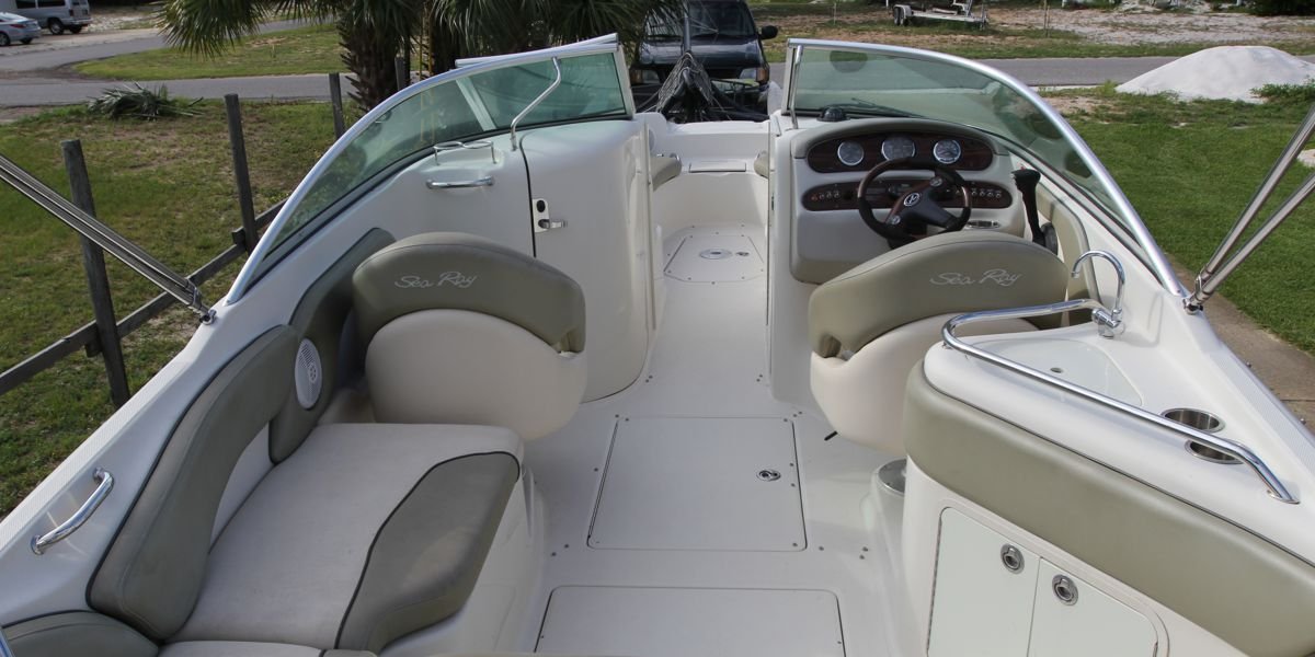 2005 Sea Ray Sundeck 240 in Pensacola, FL